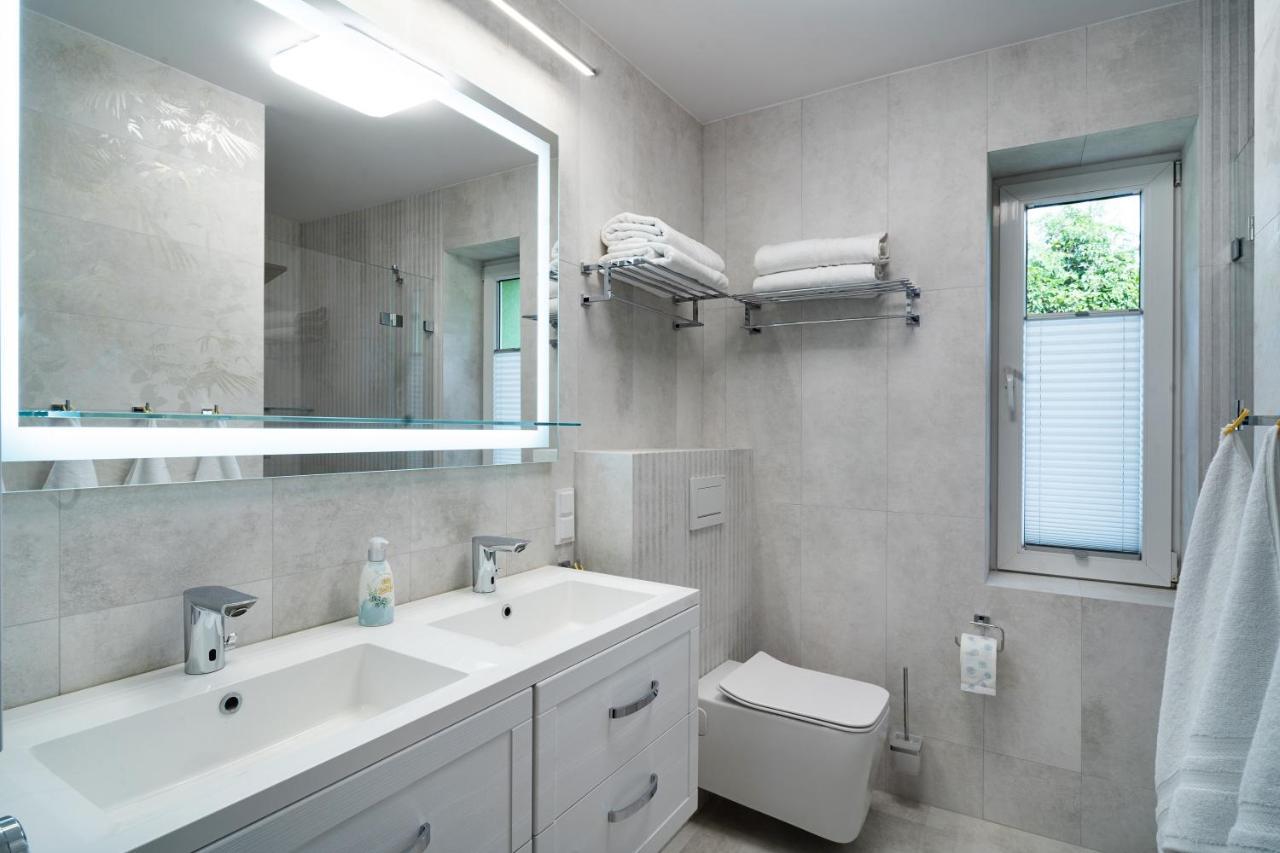 Apartament Zielony Przyladek Brwinow Exterior foto